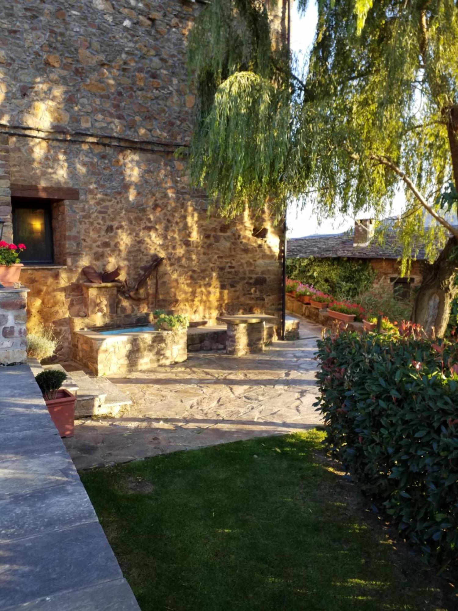Les Flors - Hotel Rural & Cabanyes Gramos Exterior photo